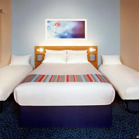 Ramada Encore Йорк Екстер'єр фото